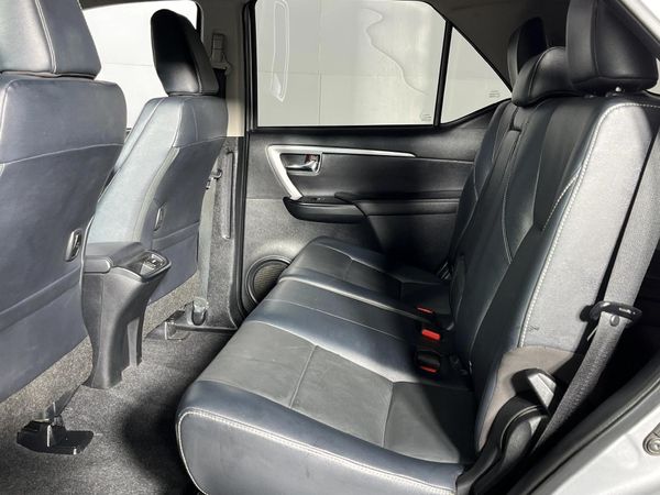 2022-Toyota-Fortuner-24-GD-6-Raised-Body-Auto image:3