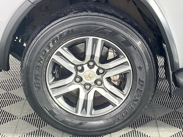 2022-Toyota-Fortuner-28-GD-6-Raised-Body-Auto image:4