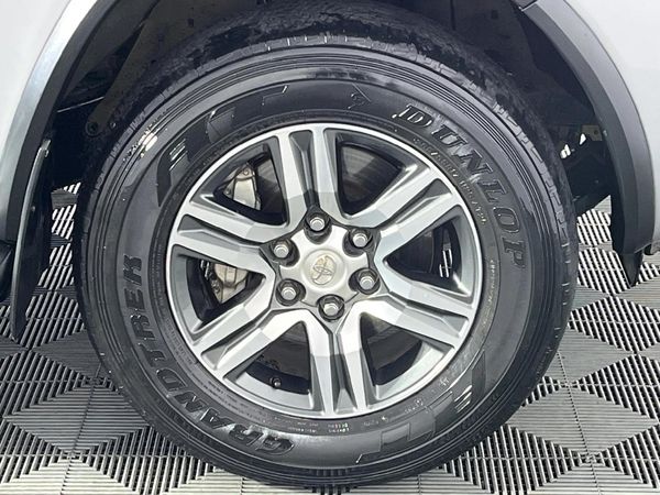 2022-Toyota-Fortuner-28-GD-6-Raised-Body-Auto image:5
