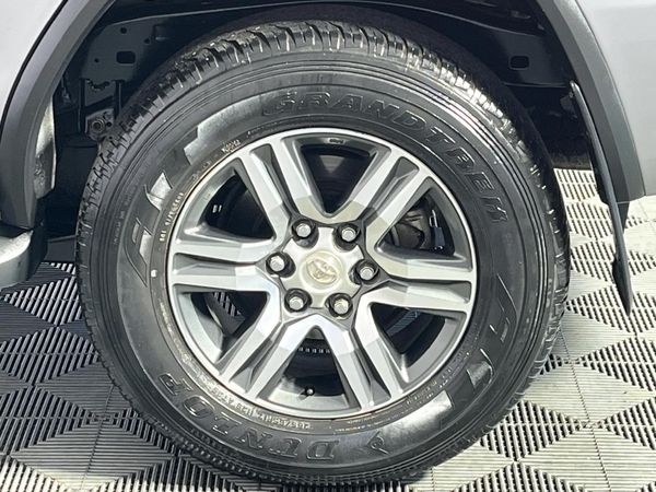 2022-Toyota-Fortuner-28-GD-6-Raised-Body-Auto image:6