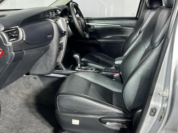2022-Toyota-Fortuner-28-GD-6-Raised-Body-Auto image:8