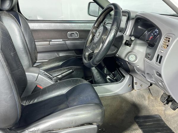 2005-Nissan-Hardbody-3000TD-SEL-4x4-Double-Cab image:9