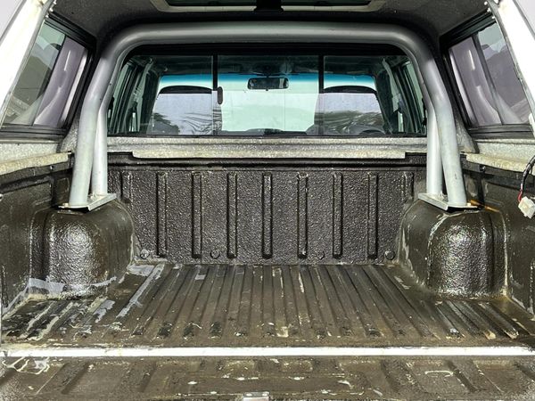 2005-Nissan-Hardbody-3000TD-SEL-4x4-Double-Cab image:12