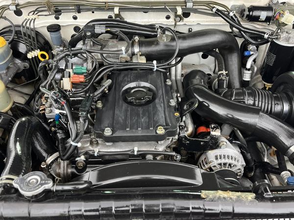 2005-Nissan-Hardbody-3000TD-SEL-4x4-Double-Cab image:13