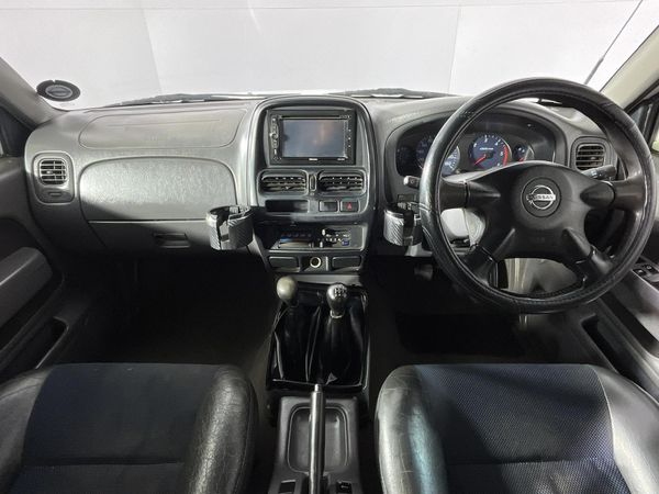 2005-Nissan-Hardbody-3000TD-SEL-4x4-Double-Cab image:1