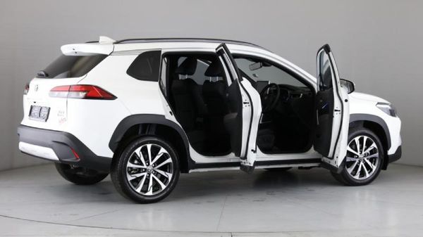 2025-Toyota-Corolla-Cross-18-XR-Hybrid image:17
