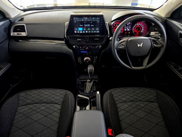2026-Mahindra-XUV-3XO-12T-MX2-Auto image:5