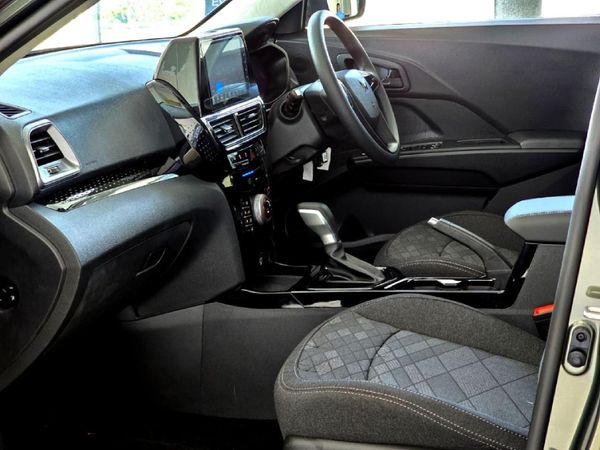 2026-Mahindra-XUV-3XO-12T-MX2-Auto image:6