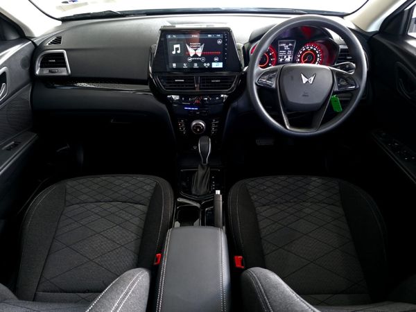 2026-Mahindra-XUV-3XO-12T-MX2-Auto image:4