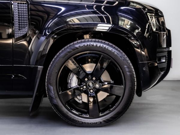 2024-Land-Rover-Defender-110-D300-HSE-X-Dynamic image:3