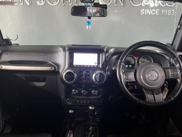 2012-Jeep-Wrangler-Unlimited-Sahara-36-V6-Auto image:11