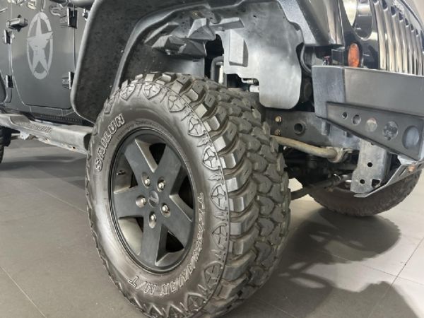 2012-Jeep-Wrangler-Unlimited-Sahara-36-V6-Auto image:5