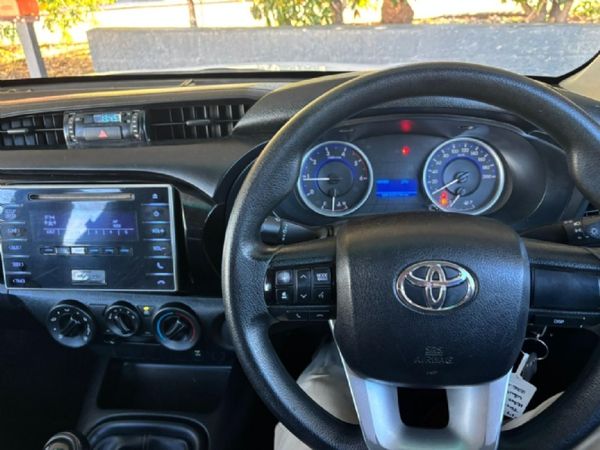 2017-Toyota-Hilux-24-GD-6-Raised-Body-SRX-Extended-Cab image:7