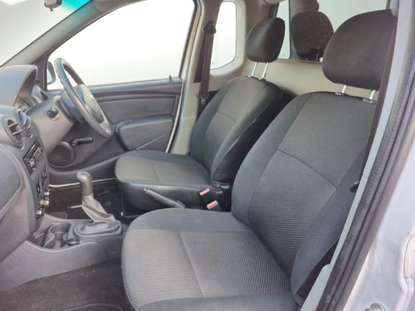 2022-Nissan-NP200-16 image:2