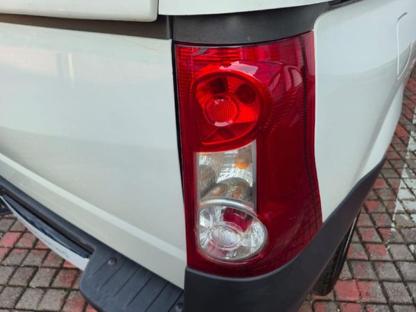 2022-Nissan-NP200-16 image:7