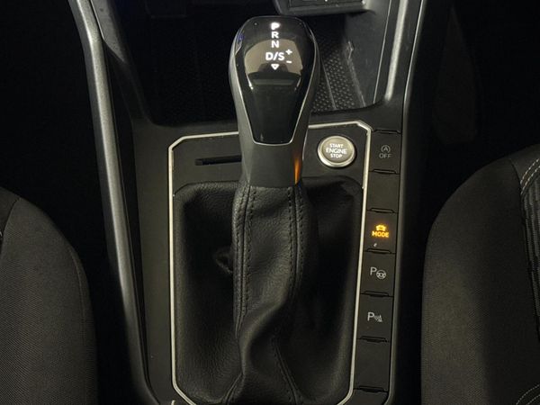 2022-Volkswagen-Taigo-10-TSI-R-Line-Auto image:10