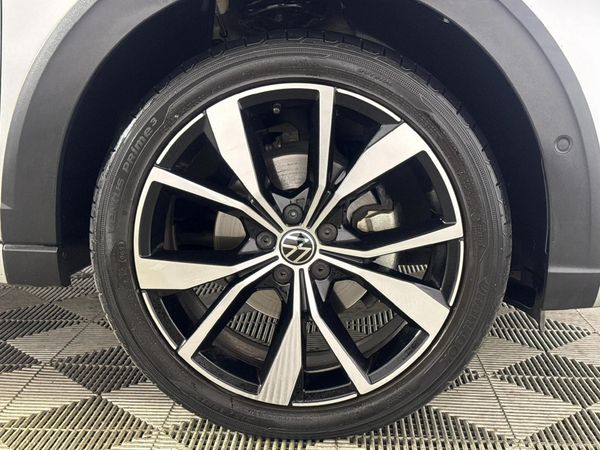 2022-Volkswagen-Taigo-10-TSI-R-Line-Auto image:5