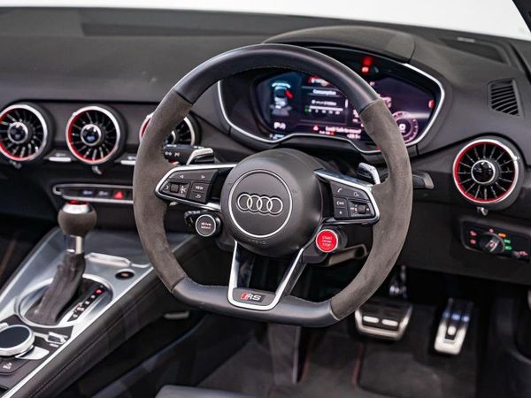 2022-Audi-TT-RS-Roadster-quattro-Auto-294kW image:9