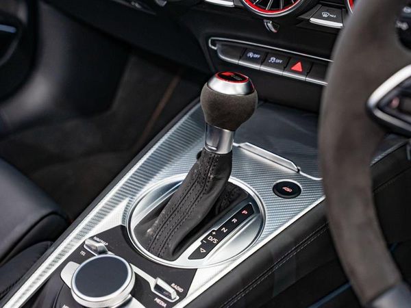 2022-Audi-TT-RS-Roadster-quattro-Auto-294kW image:10