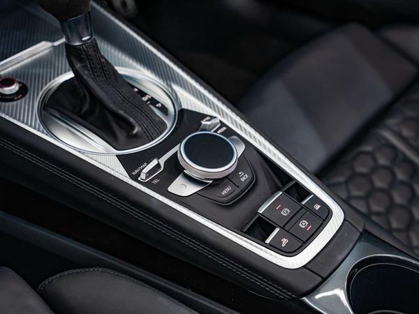 2022-Audi-TT-RS-Roadster-quattro-Auto-294kW image:11