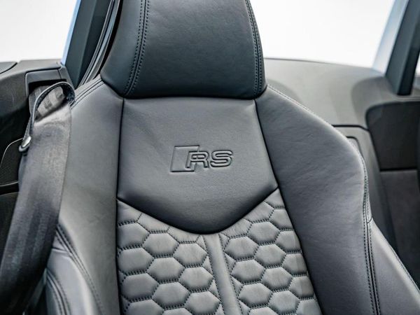 2022-Audi-TT-RS-Roadster-quattro-Auto-294kW image:13