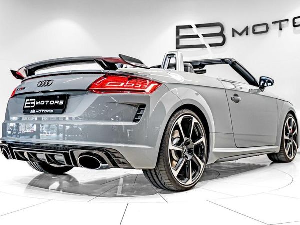 2022-Audi-TT-RS-Roadster-quattro-Auto-294kW image:20