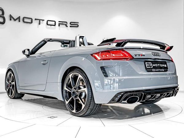 2022-Audi-TT-RS-Roadster-quattro-Auto-294kW image:22