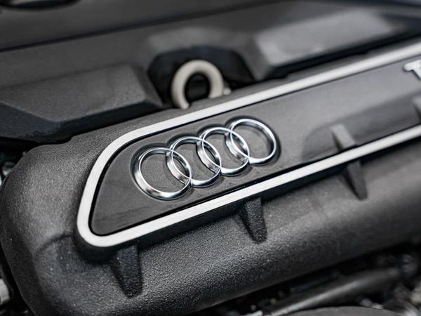 2022-Audi-TT-RS-Roadster-quattro-Auto-294kW image:28