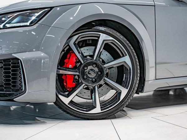 2022-Audi-TT-RS-Roadster-quattro-Auto-294kW image:2