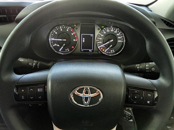 2026-Toyota-Hilux-24-GD-6-Raised-Body-Raider-Double-Cab image:11