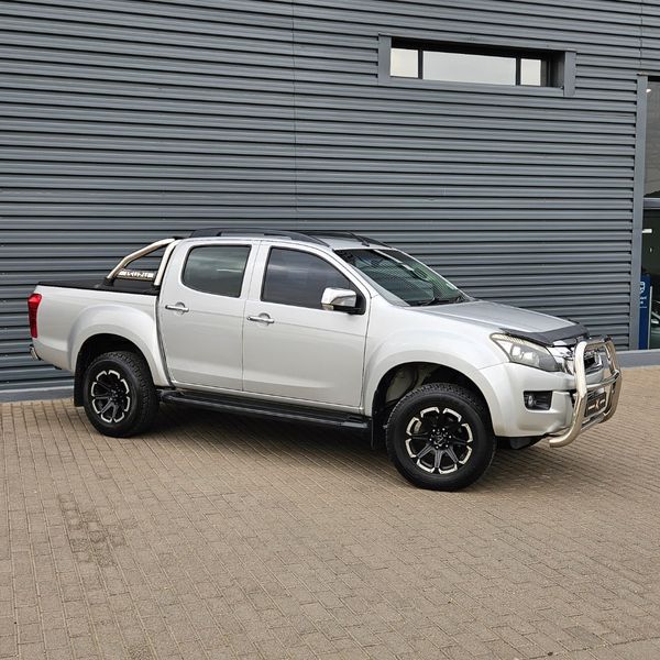 2015-Isuzu-KB-300-D-Teq-LX-Auto-Double-Cab image:1
