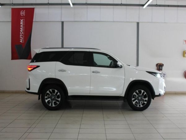 2025-Toyota-Fortuner-28-GD-6-RB-Auto image:10