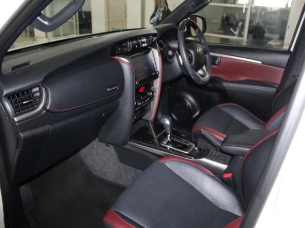 2025-Toyota-Fortuner-28-GD-6-RB-Auto image:14