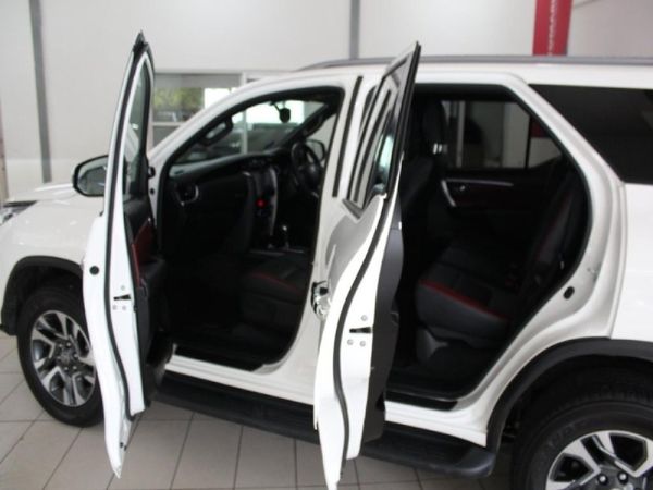 2025-Toyota-Fortuner-28-GD-6-RB-Auto image:3