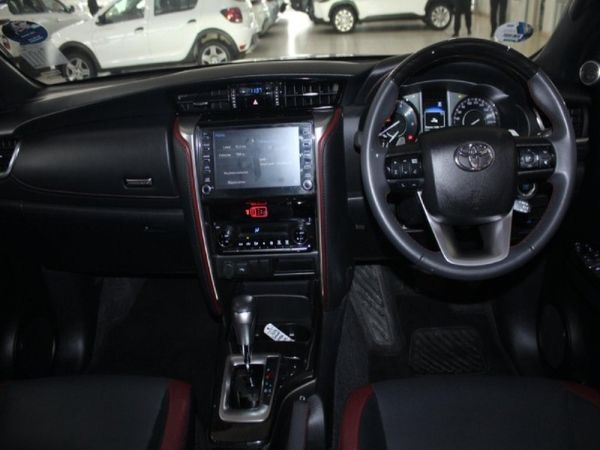 2025-Toyota-Fortuner-28-GD-6-RB-Auto image:7