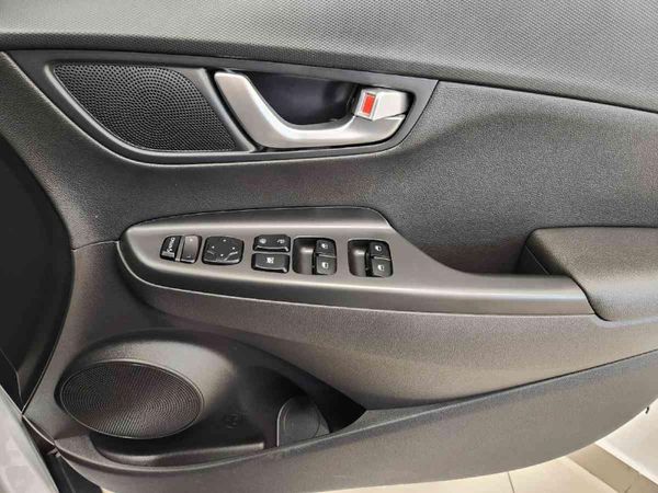 2023-Hyundai-Kona-20-Executive-IVT image:11