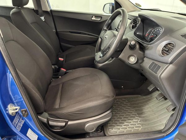 2020-Hyundai-Grand-i10-10-Fluid image:9