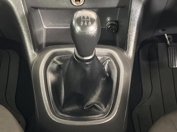 2020-Hyundai-Grand-i10-10-Fluid image:10