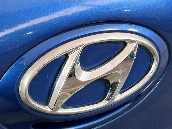 2020-Hyundai-Grand-i10-10-Fluid image:11