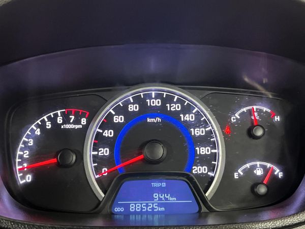 2020-Hyundai-Grand-i10-10-Fluid image:2