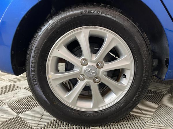 2020-Hyundai-Grand-i10-10-Fluid image:6
