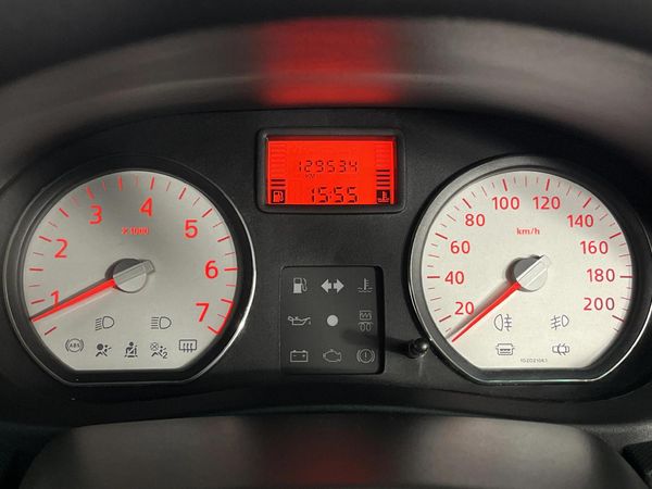 2021-Nissan-NP200-16 image:1