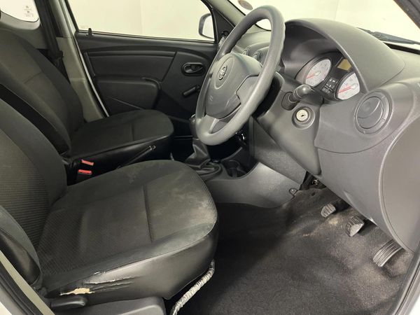 2021-Nissan-NP200-16 image:4
