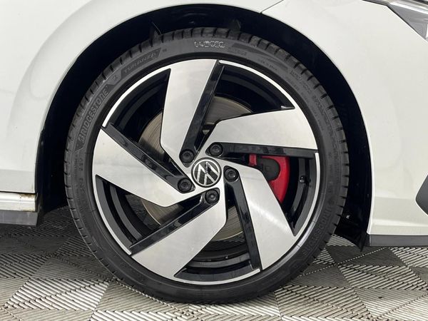 2024-Volkswagen-Golf-8-GTI-20-TSI-Auto image:4
