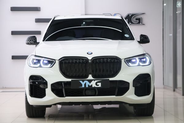 2022-BMW-X5-M50i image:1