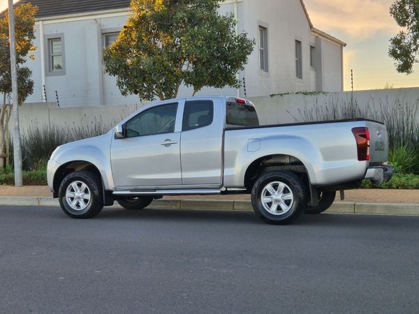 2015-Isuzu-KB-250-D-Teq-LE-Extended-Cab image:15