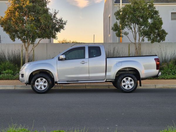 2015-Isuzu-KB-250-D-Teq-LE-Extended-Cab image:16
