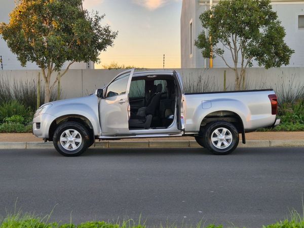 2015-Isuzu-KB-250-D-Teq-LE-Extended-Cab image:17