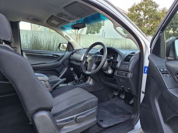 2015-Isuzu-KB-250-D-Teq-LE-Extended-Cab image:25