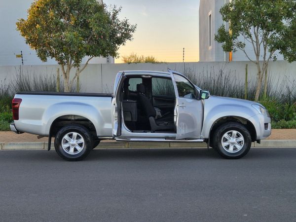 2015-Isuzu-KB-250-D-Teq-LE-Extended-Cab image:5